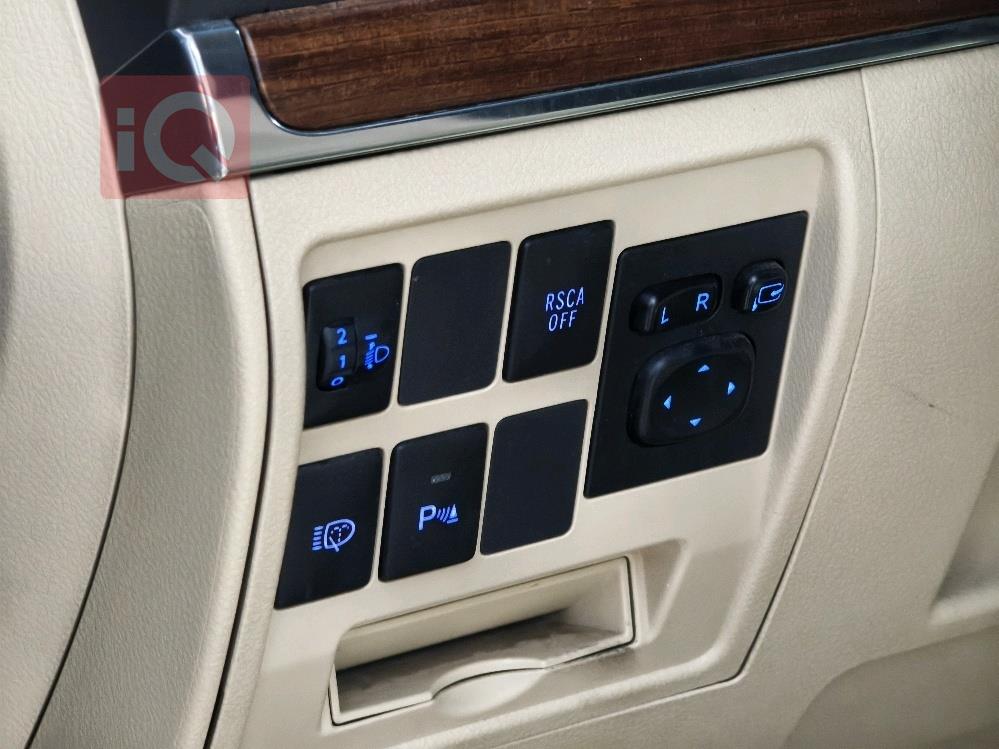 تۆیۆتا لاند کروزەر